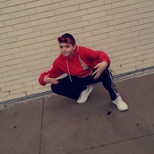 Meet your Posher, Hanging